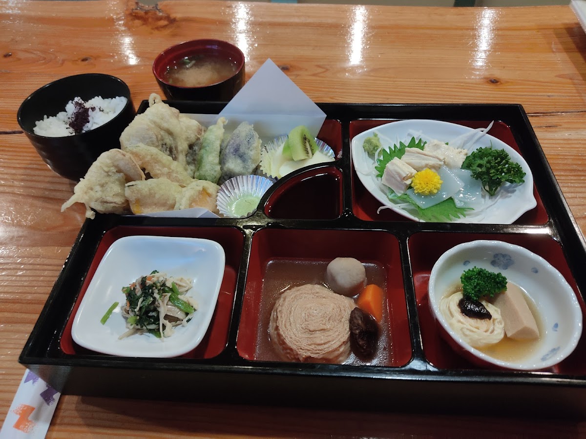 Cafe Restaurant Bell Photos 2